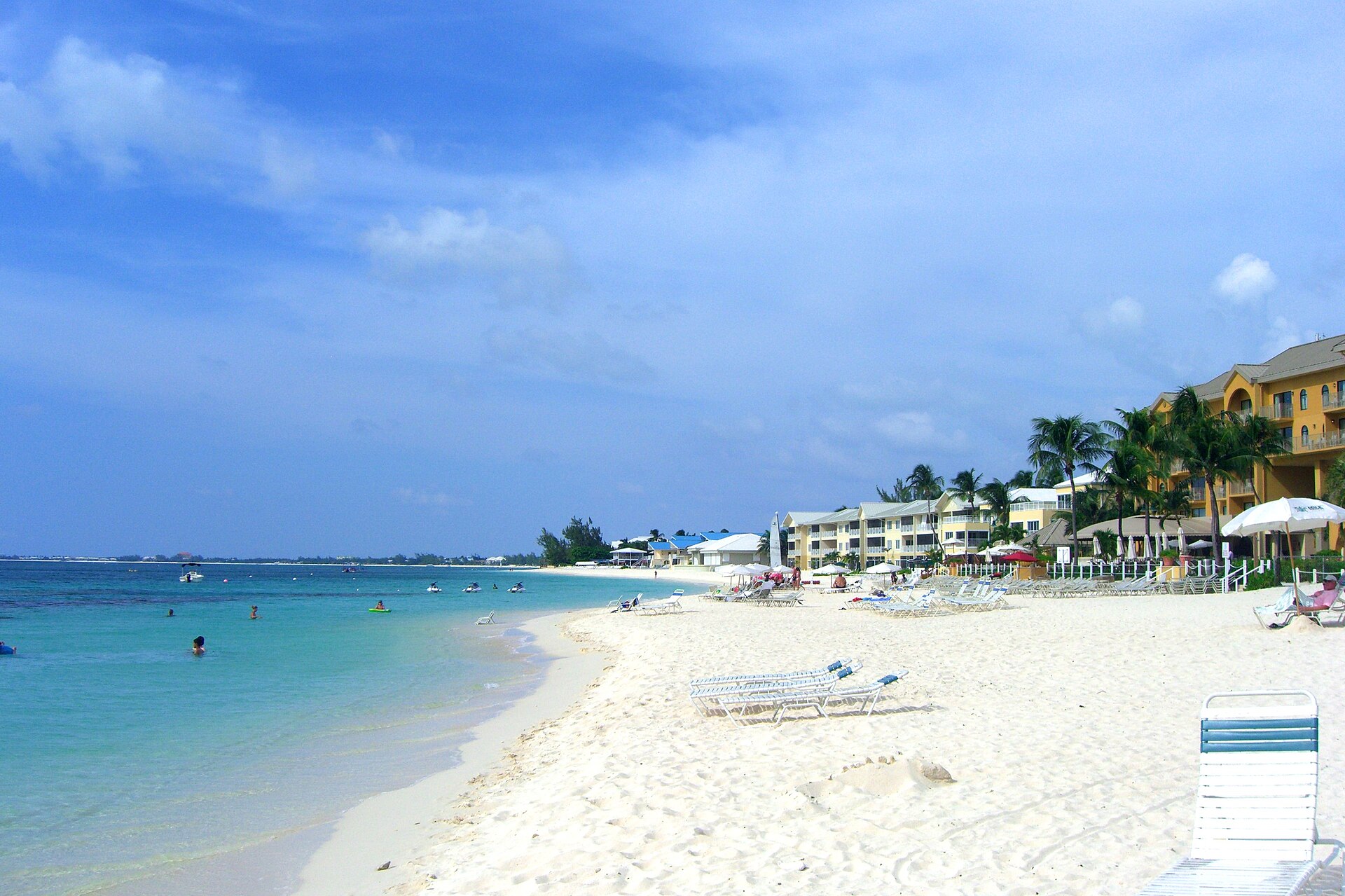Seven Mile Beach — photo 3